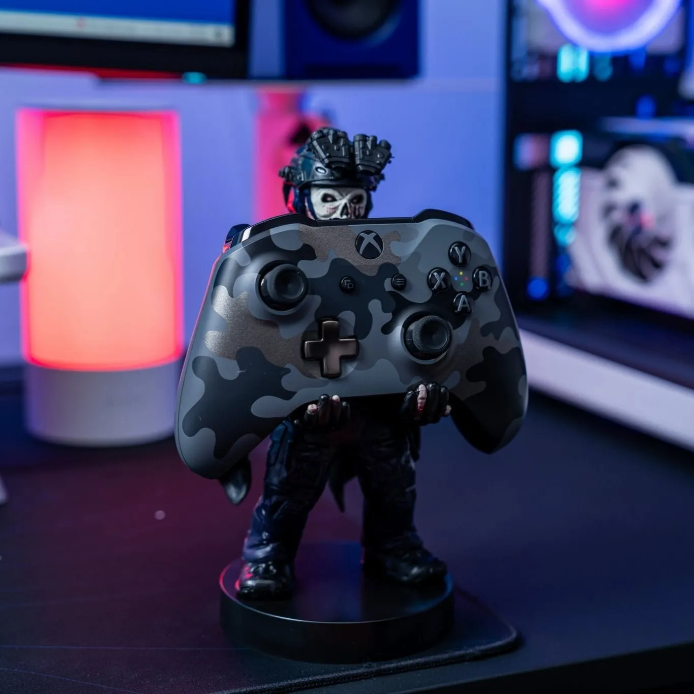 Call of Duty: Zombie Ghost Warzone Cable Guys Controller Holder and Phone Stand