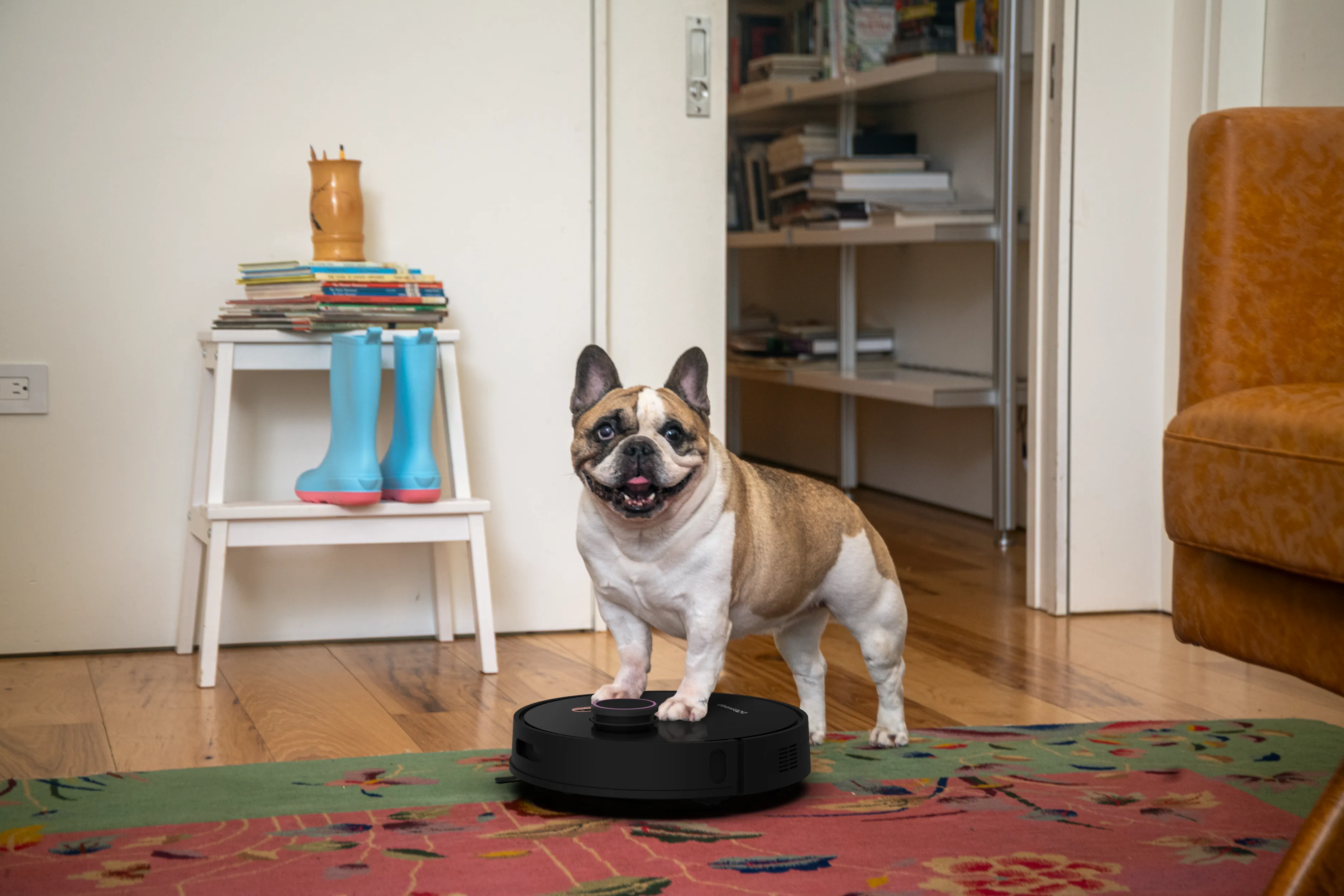 Orb-i Self-empty Robotic Vacuum Cleaner