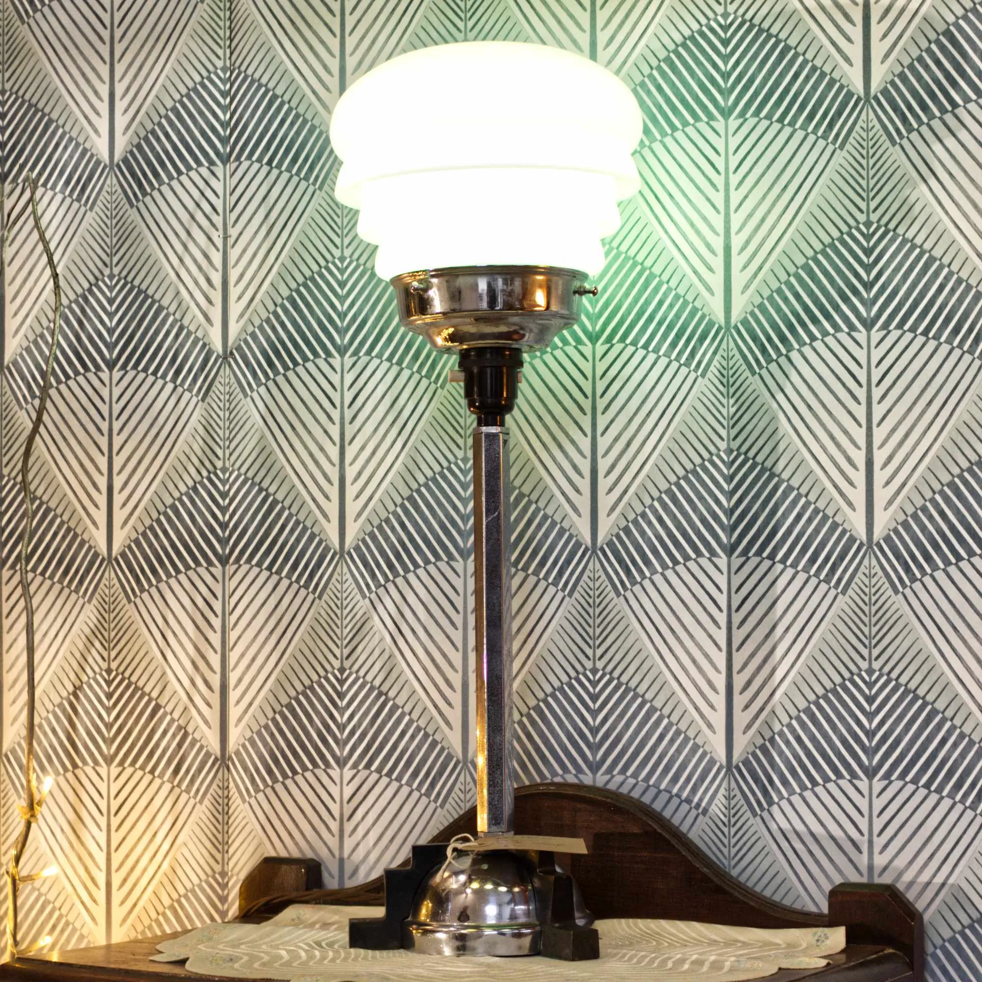 Vintage Art Deco Colour Changing Table Lamp With Chrome Base & Glass Shade
